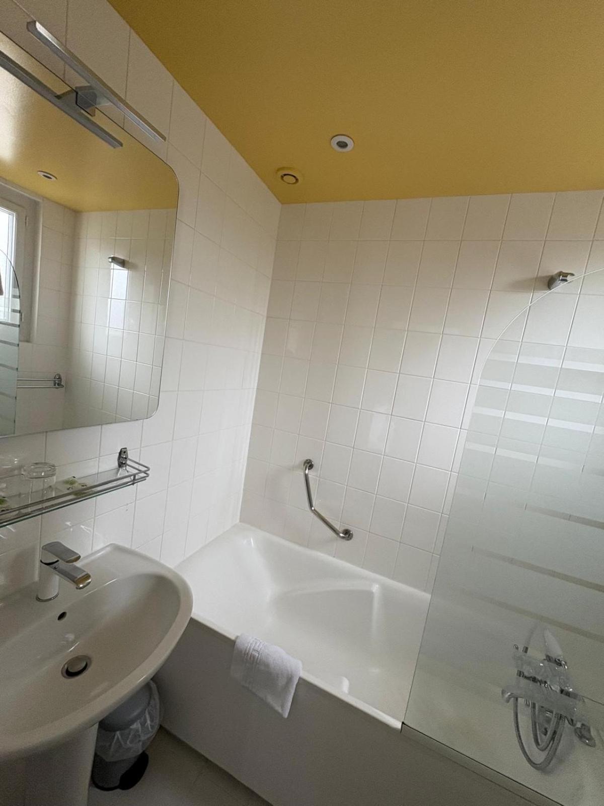 Hotel Moderna Cherbourg-en-Cotentin Zewnętrze zdjęcie