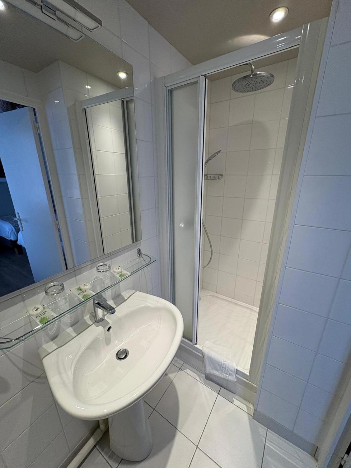 Hotel Moderna Cherbourg-en-Cotentin Zewnętrze zdjęcie